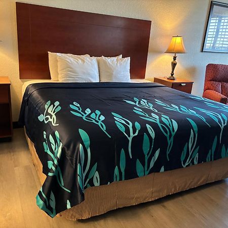 Hotel Bien Venido Pearsall ภายนอก รูปภาพ