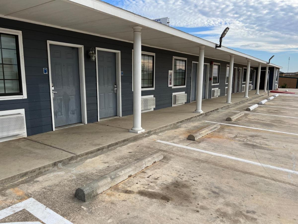 Hotel Bien Venido Pearsall ภายนอก รูปภาพ