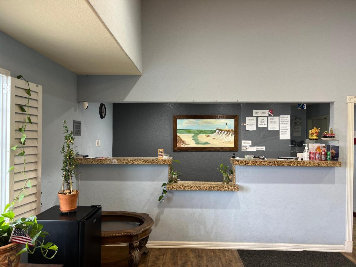 Hotel Bien Venido Pearsall ภายนอก รูปภาพ