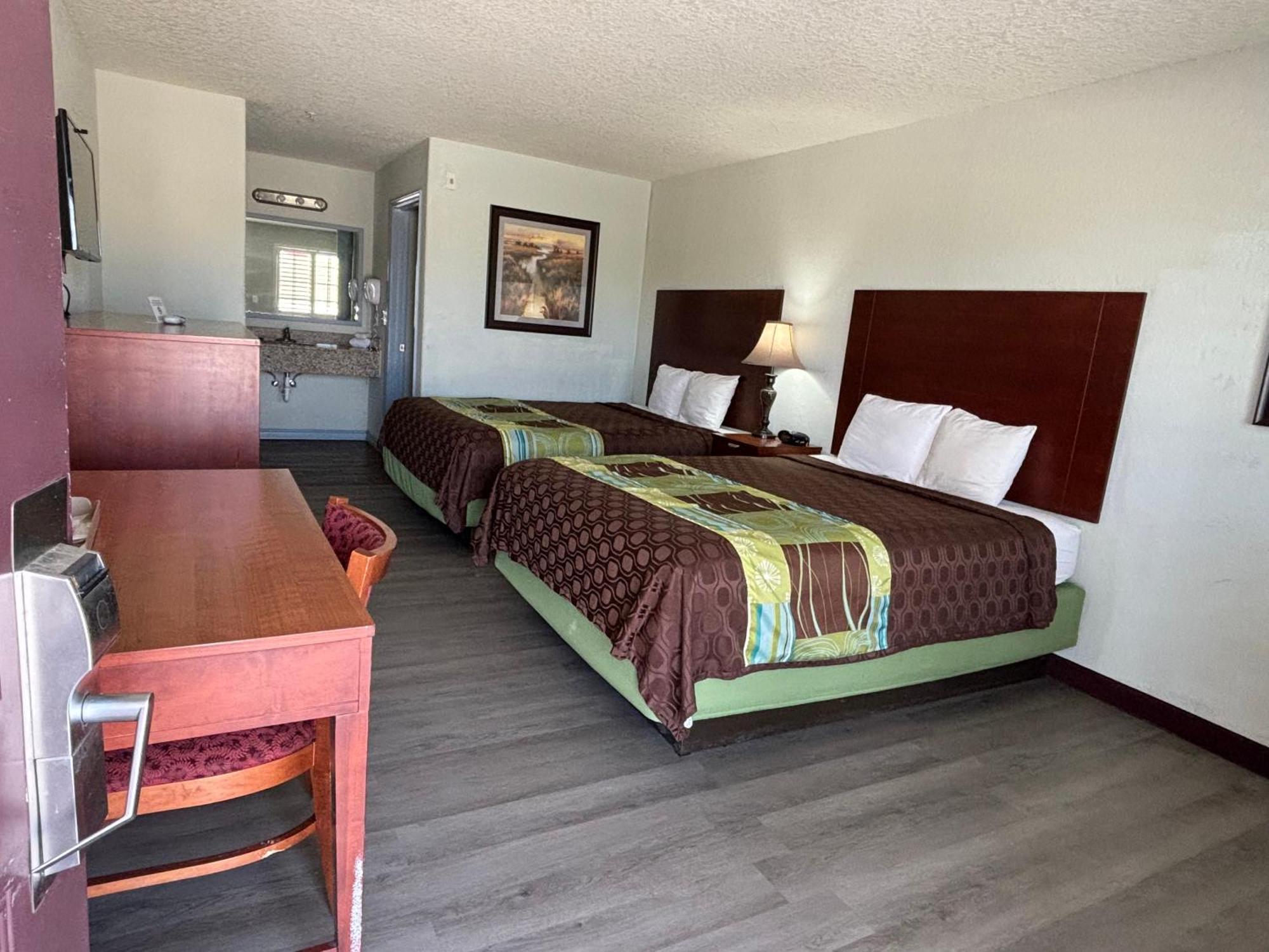 Hotel Bien Venido Pearsall ภายนอก รูปภาพ