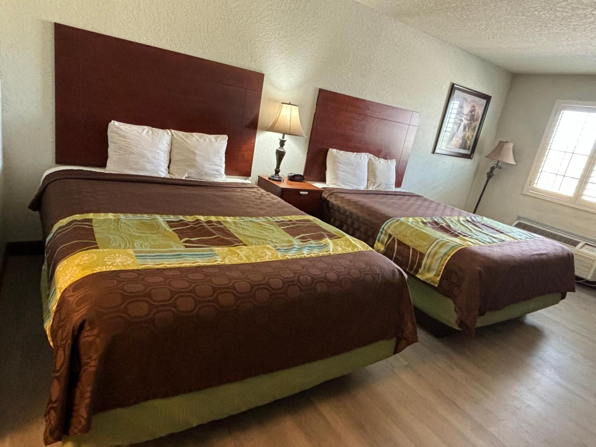 Hotel Bien Venido Pearsall ภายนอก รูปภาพ
