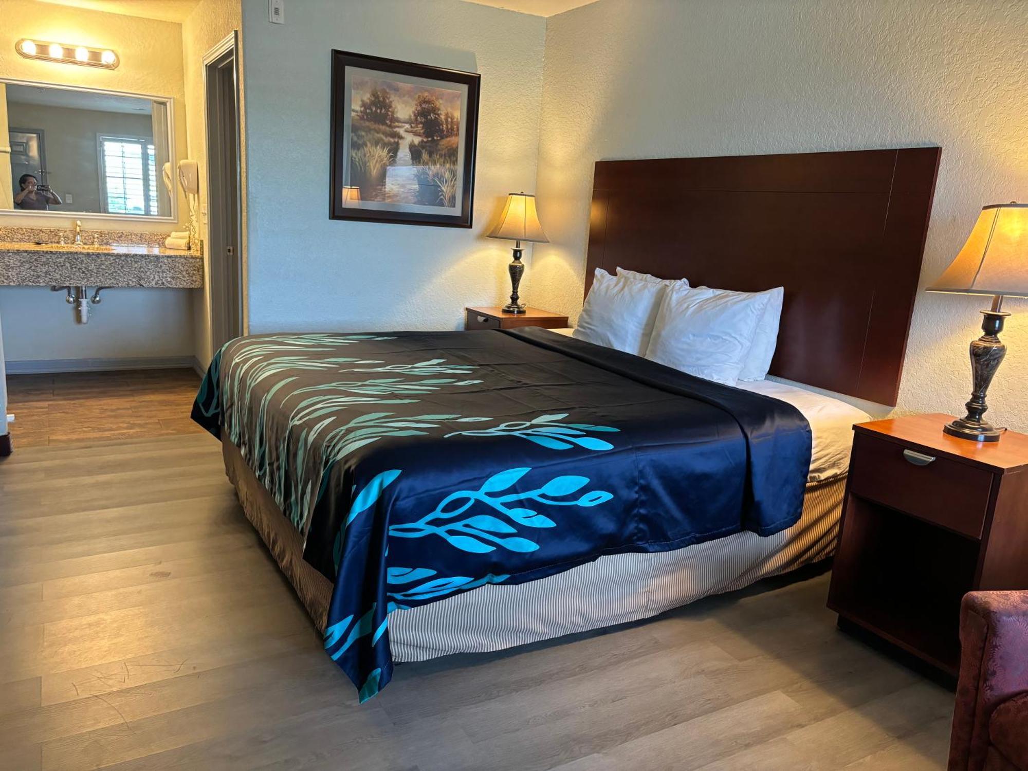 Hotel Bien Venido Pearsall ภายนอก รูปภาพ